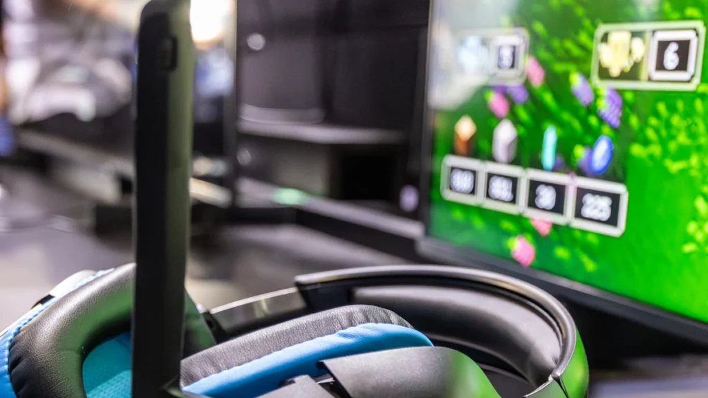 4 Compatible Headsets for Xbox One Mic Monitoring