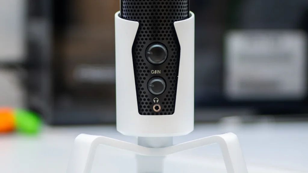 Maximizing Your Vlogging Experience with a Wireless Microphone for Phone