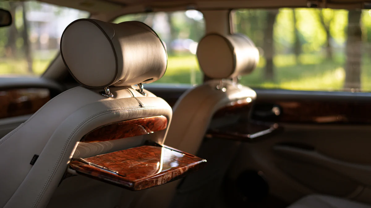 Лучшие автомобильные ТВ на подголовниках: развлечение для пассажиров