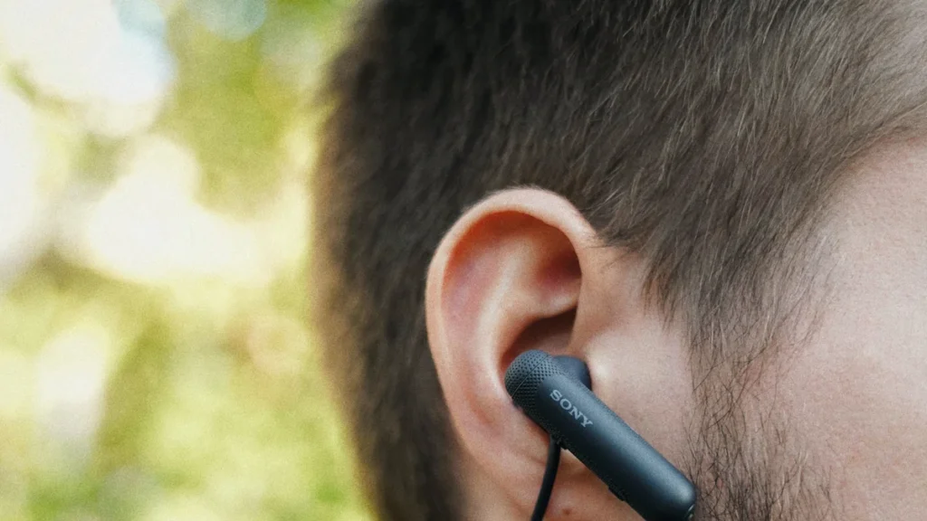 The Advantages of Wireless In-Ear Monitor Systems for Performers