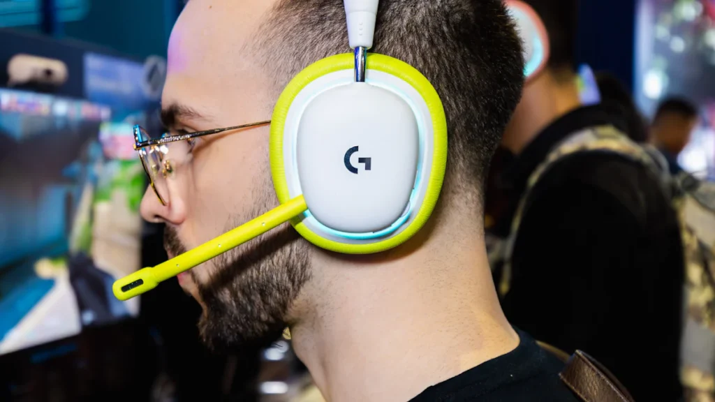 4 Reasons Why HyperX Cloud III with Mic Monitoring is a Must-Have for Xbox One Gamers