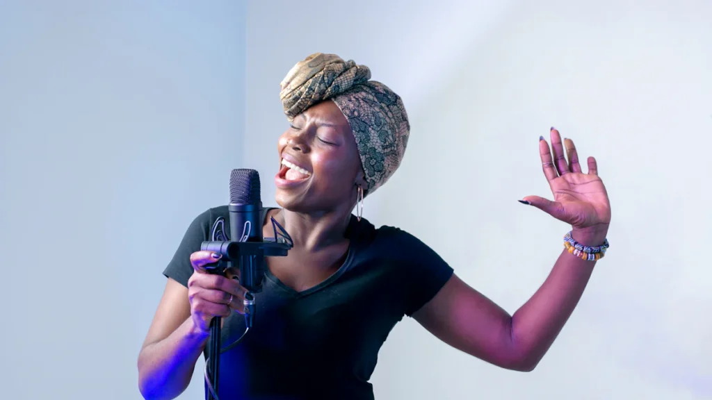 5 Benefits of Using a Karaoke Machine with Wireless Microphone for Parties