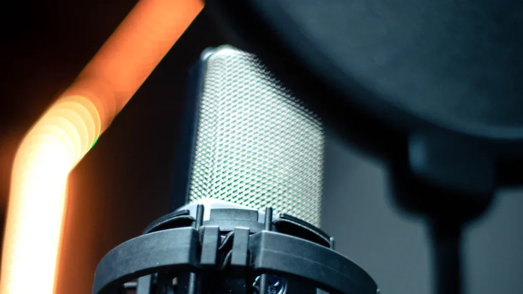 How to Connect an External Microphone to Your Android Phone for Video and Podcasting