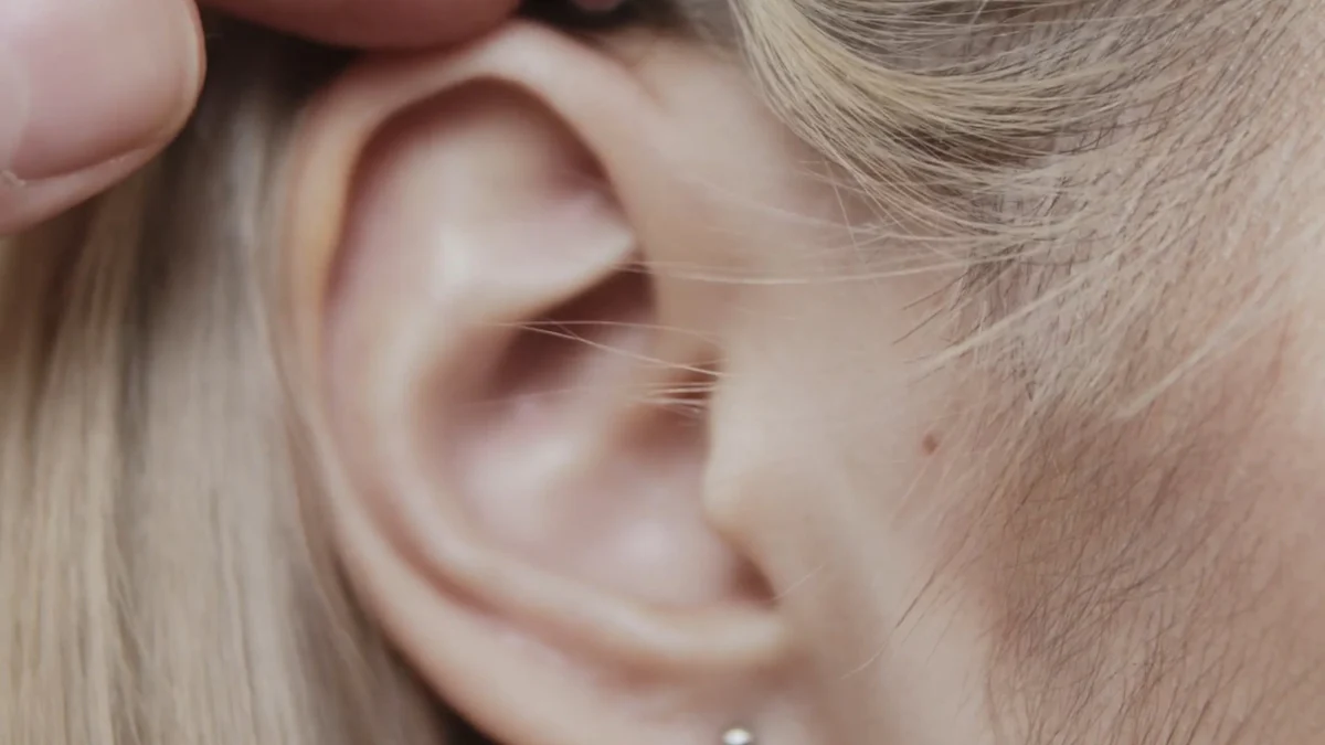 Mastering Inner Ear Monitors: A Guide for Singers and Musicians