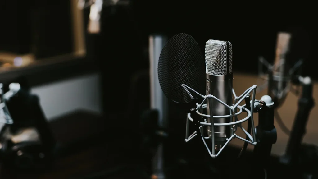4 Best Mics for Singers: A Complete Review