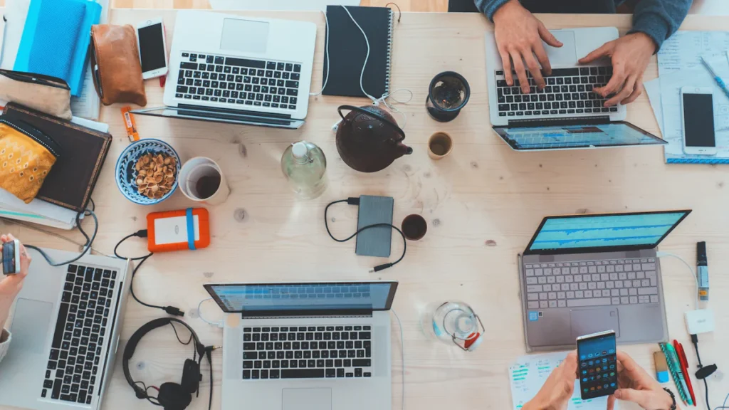 How to Start an Advertising Agency: A Comprehensive Guide for 2024
