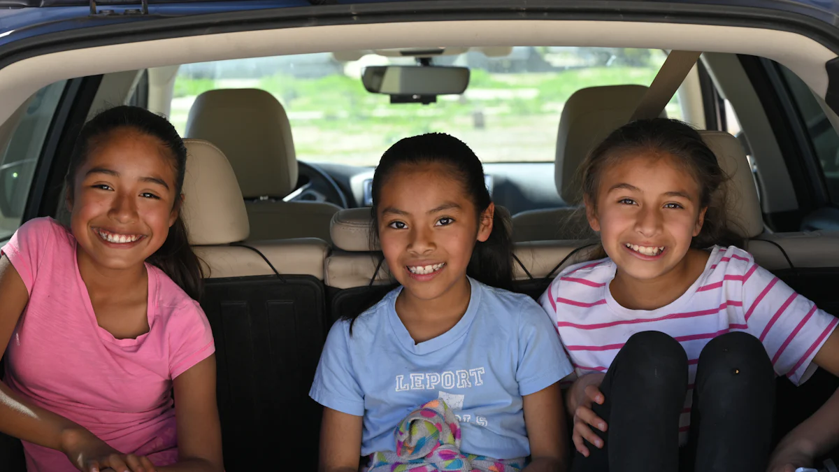 Почему задний автомобильный монитор - идеальный способ развлечь детей в путешествии