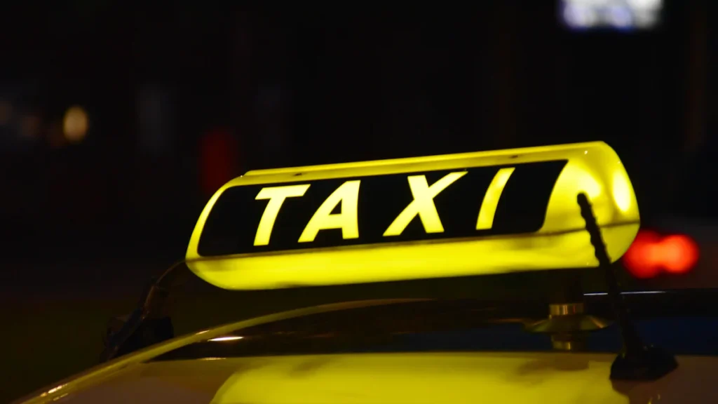 Maximizing Profits with Taxi Advertising Screens