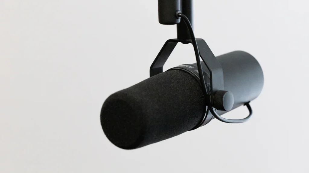 4 Top Wireless Lavalier Microphones with Clip-On Feature for Crisp Sound Recording