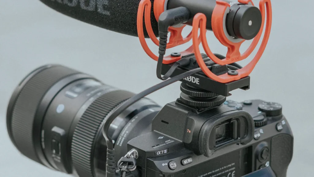 5 Reasons Why a Good Vlogging Microphone is Essential for YouTube Content