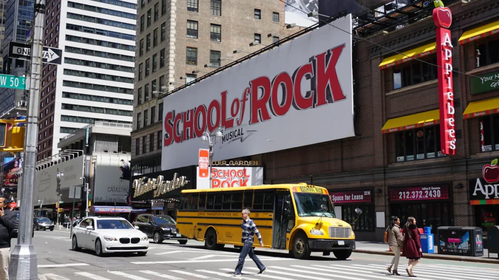 Comparing Bus Advertising: Exterior Wraps vs Interior Placement