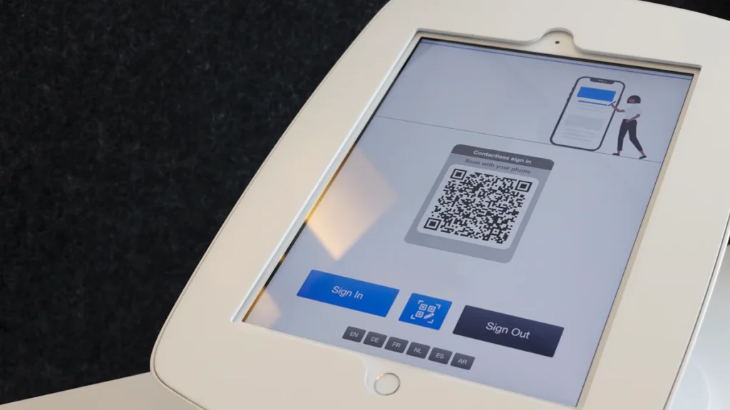 5 Benefits of Using Touch Screen Kiosks for Indoor Display