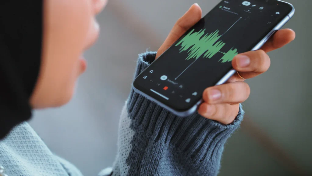 2024 Guide: Using Lavalier Microphones for Smartphones and Tablets