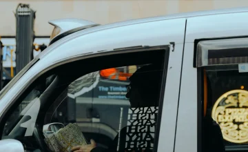 Как заработать на рекламе на своем автомобиле: пошаговое руководство